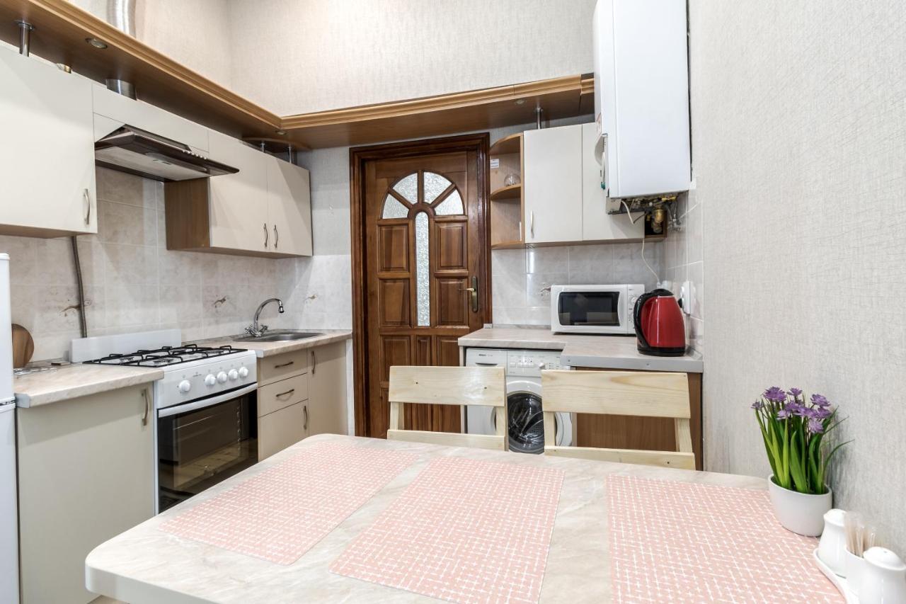 Chornovola Blue Apartment Lviv Exterior photo