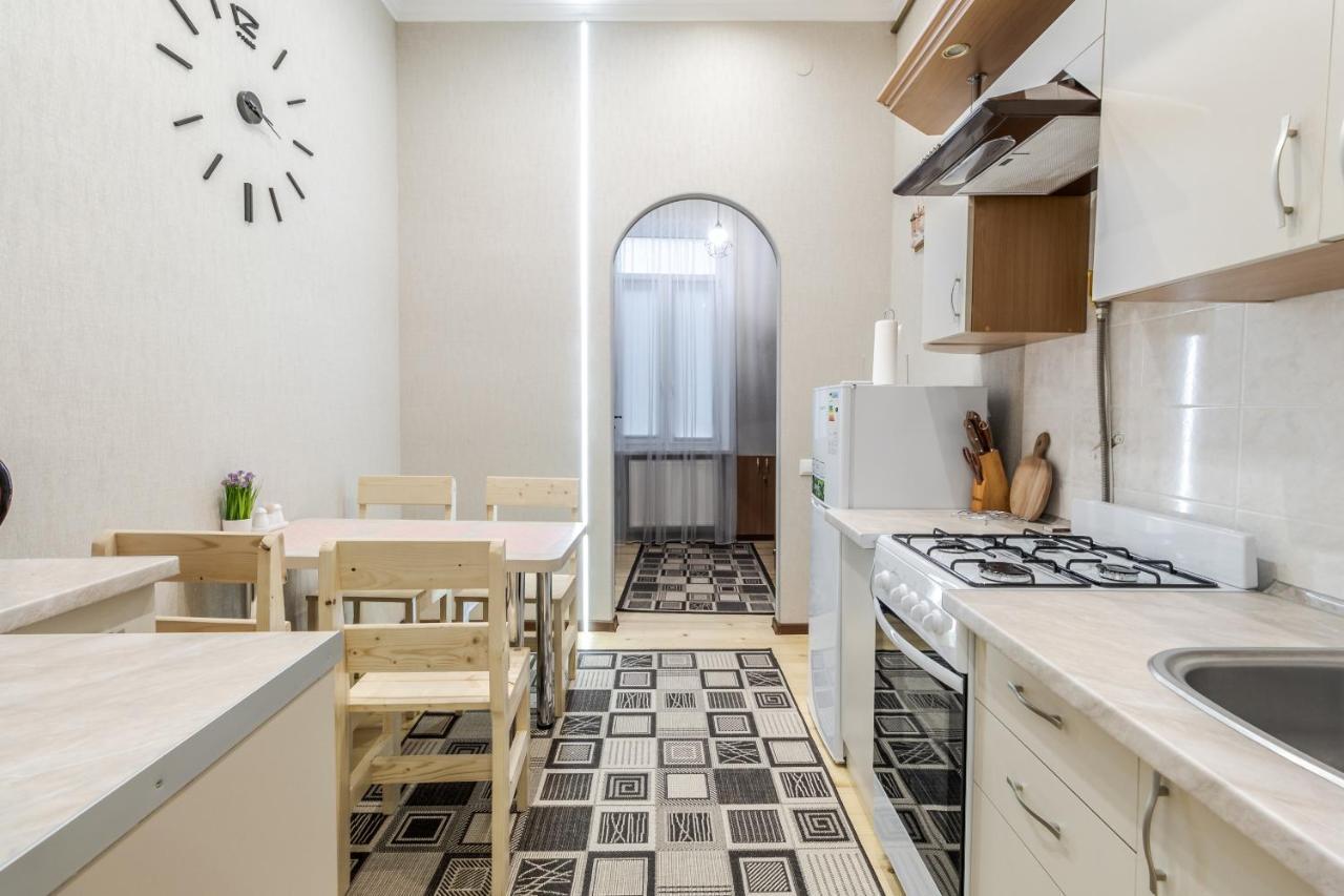 Chornovola Blue Apartment Lviv Exterior photo