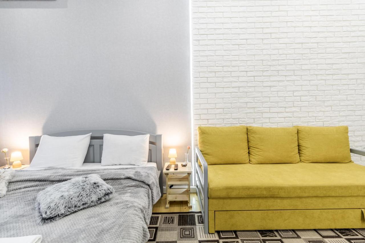 Chornovola Blue Apartment Lviv Exterior photo