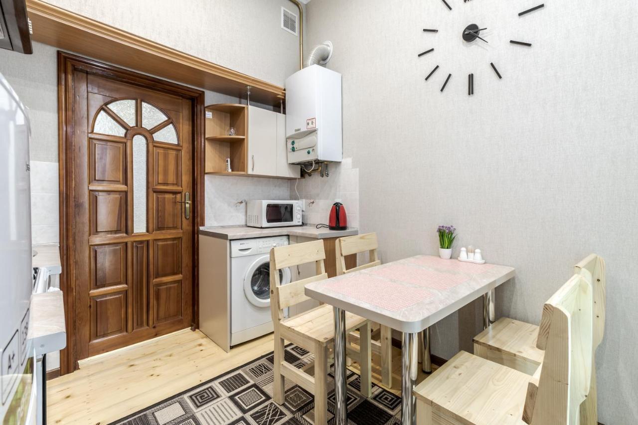 Chornovola Blue Apartment Lviv Exterior photo