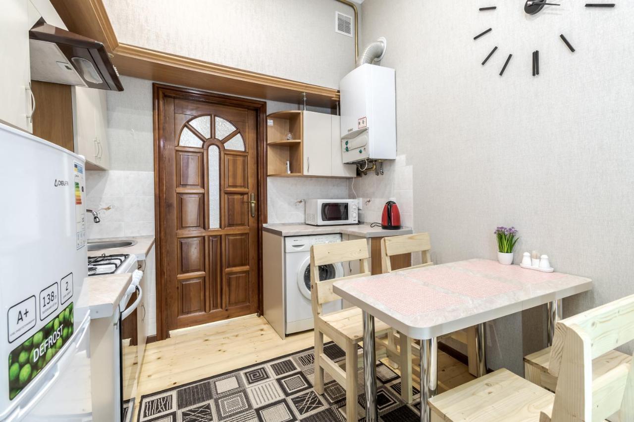 Chornovola Blue Apartment Lviv Exterior photo