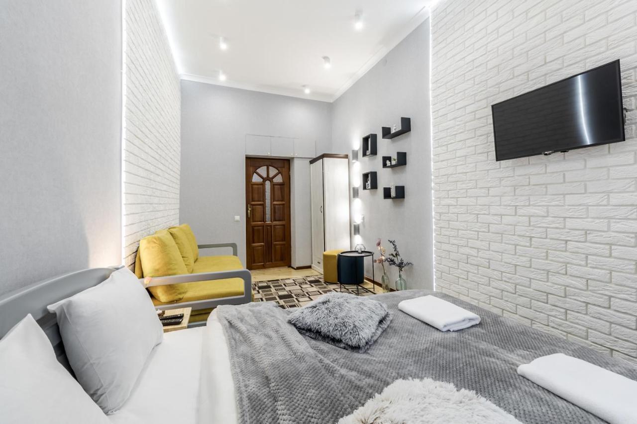 Chornovola Blue Apartment Lviv Exterior photo