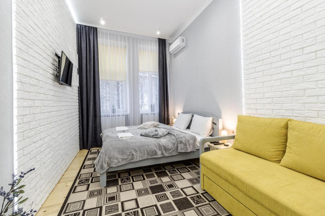 Chornovola Blue Apartment Lviv Exterior photo